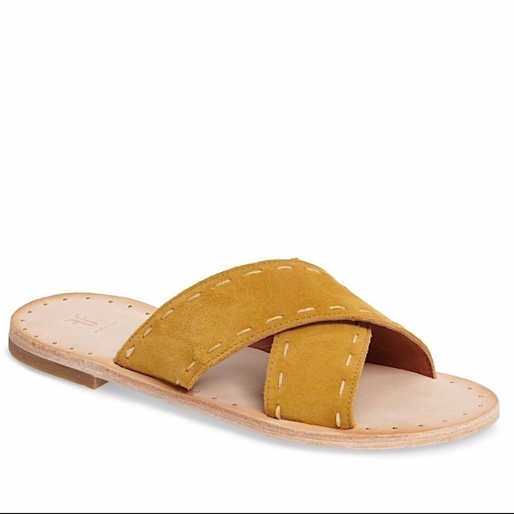 NIB FRYE Avery Pickstitch tan Slides flats women's in yellow tan size 5.5